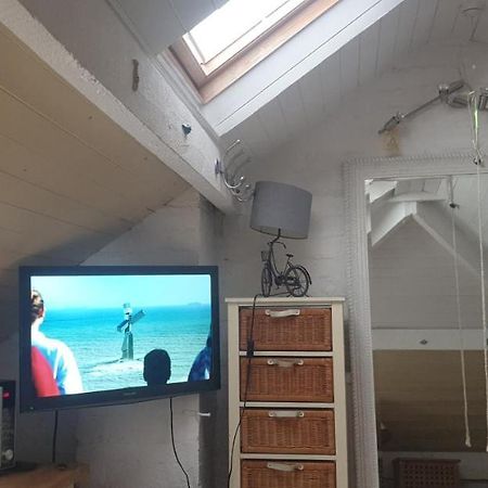 Le Studio Attic , Fridge Tv Microwave, Честер Екстер'єр фото